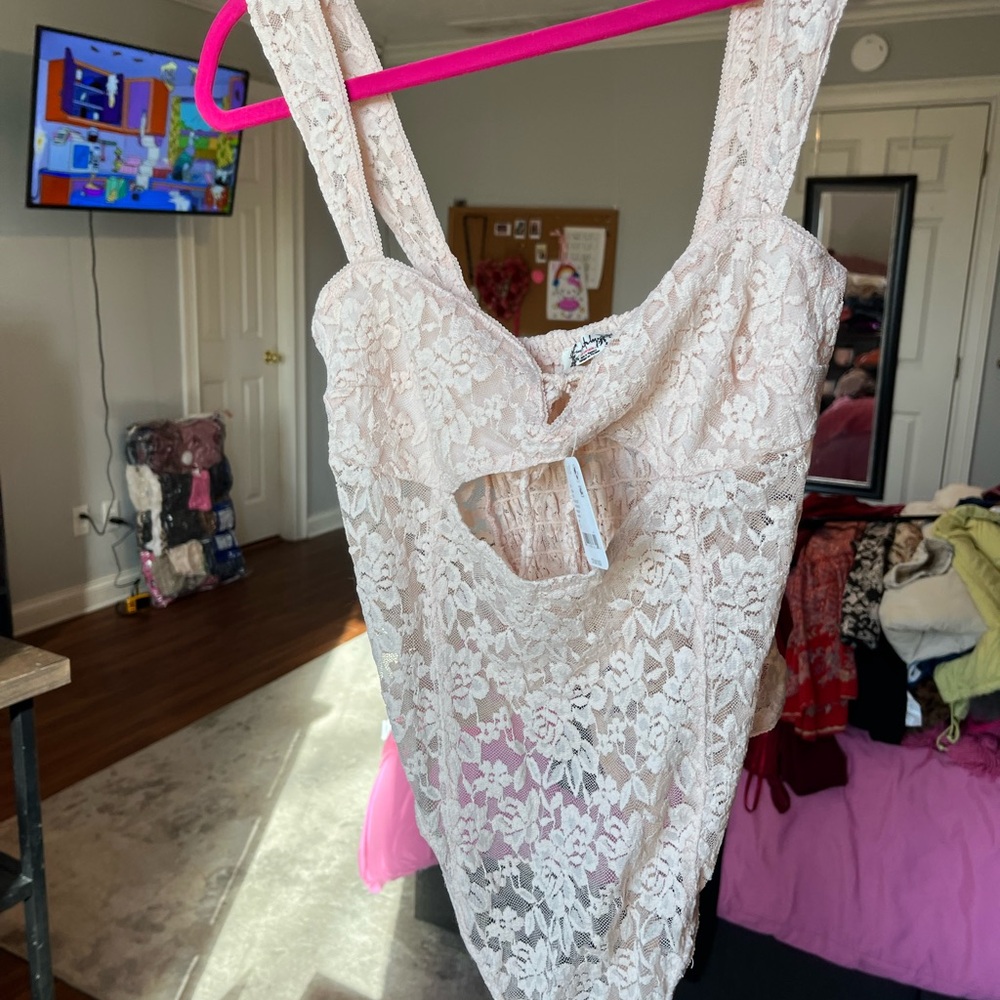 NWT Free People Lace Keyhole Bodysuit in Blush - Picture 2 of 7